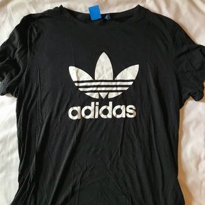 Adidas logo black tee shirt